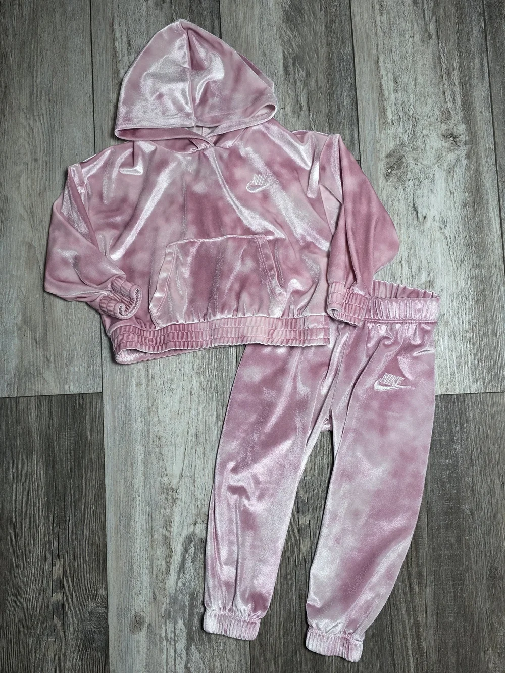 Nike Toddler Girls' 2-Piece Pink Smoke Velour Tracksuit Sz 24months